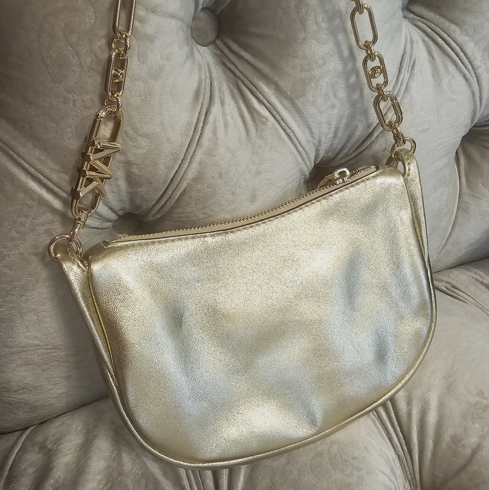 NEW MK Michael kors hand bag in gold - Picture 9 of 9